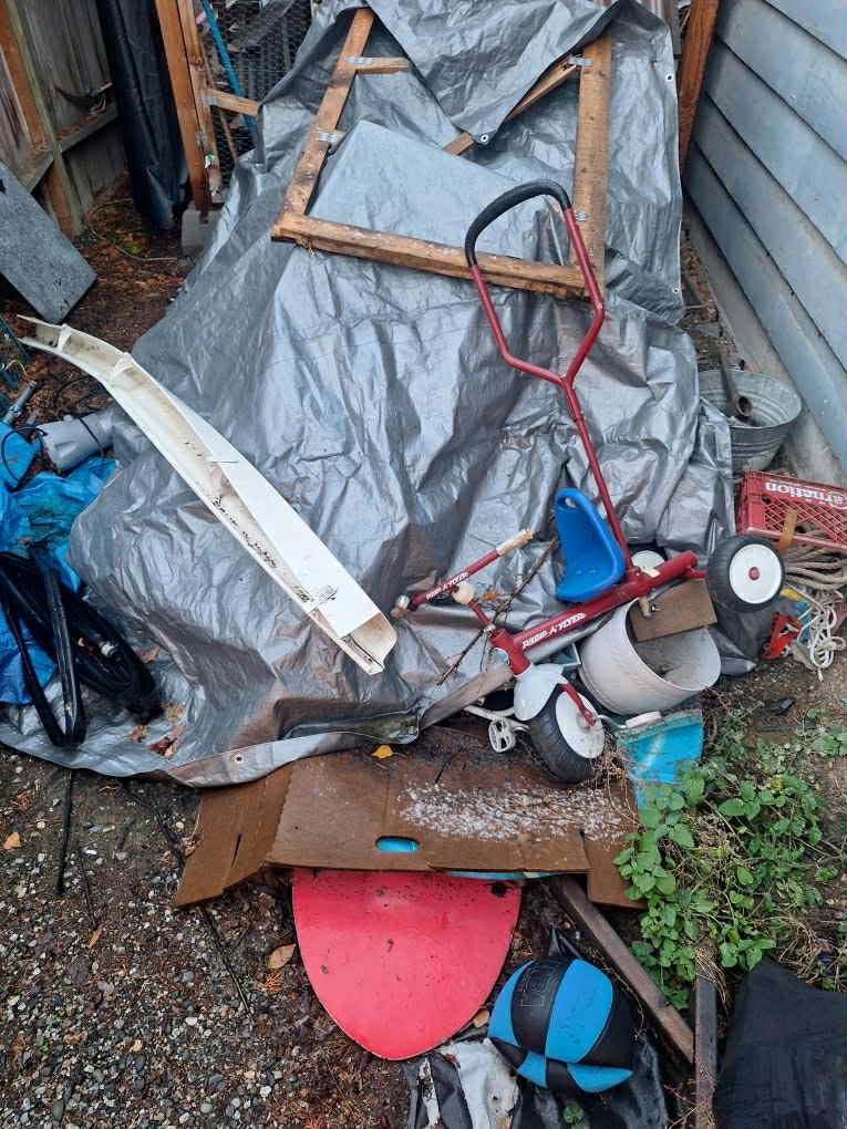 Before photo, Backyard coop area cleanout and light junk hauling in Wenatchee, WA