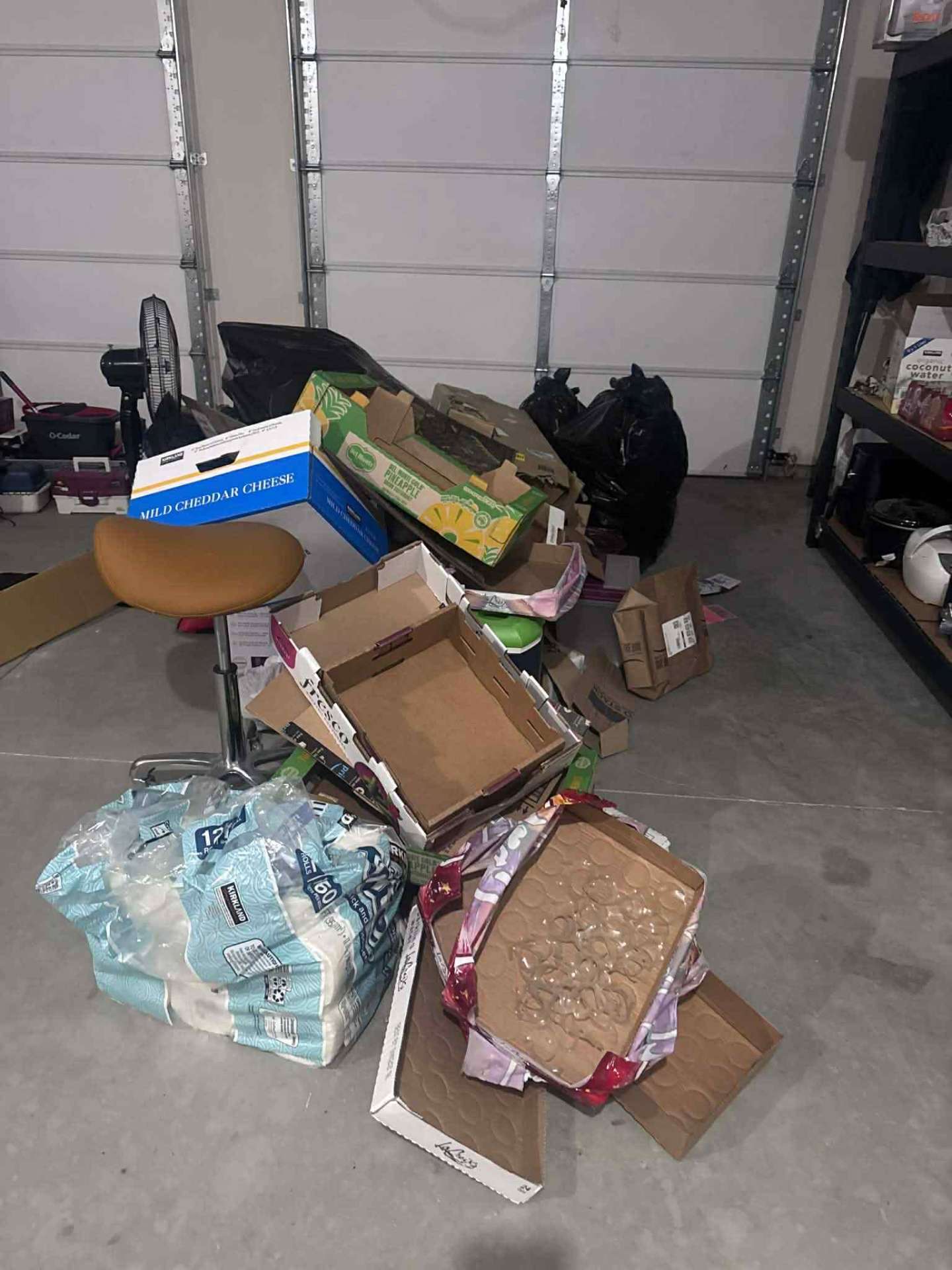 Before photo, Single bay garage reset in the Wenatchee Valley